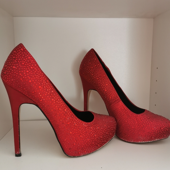 Red Sparkly Heels, Size 7 - Picture 3 of 5